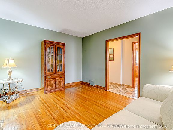 2nd image of 23 Tumpane St