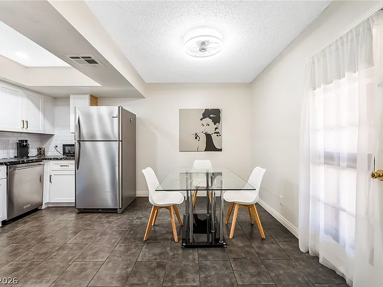 5576 W Rochelle Ave #43C — Photo 8