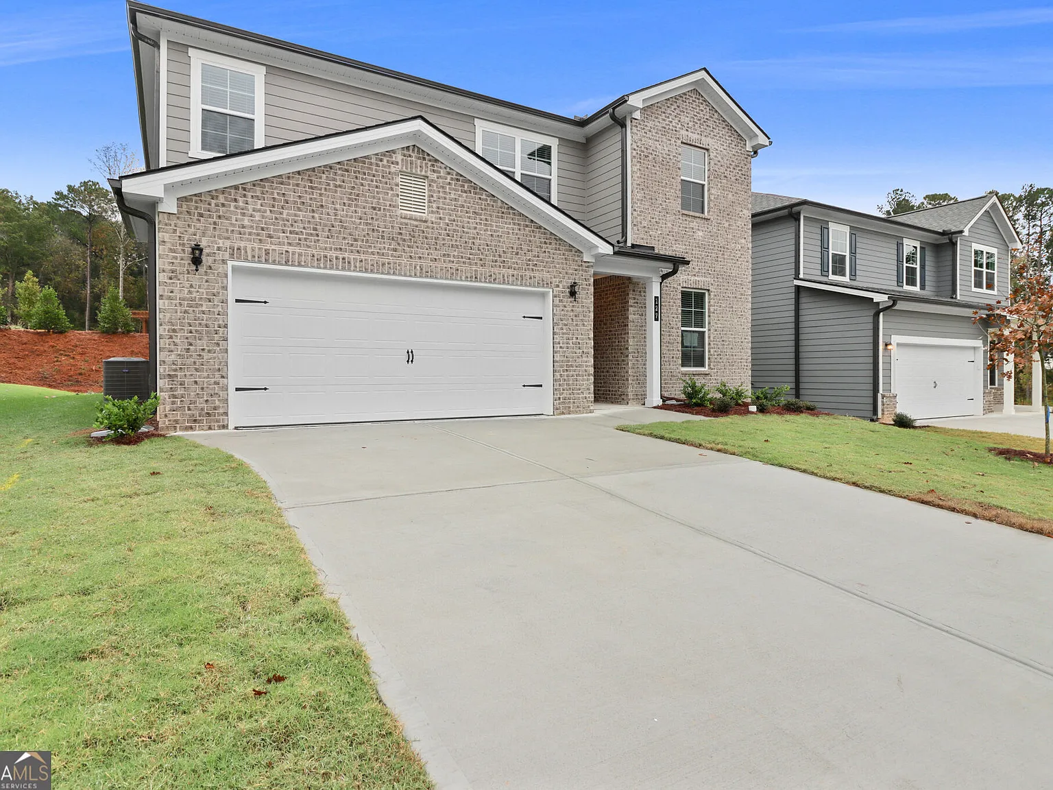 5 bed, 4.0 bath, 2929 sqft, $3,800 — Photo 3