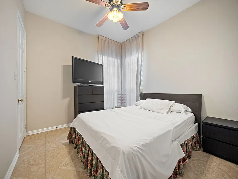 1571 Coastal Dr — Photo 9