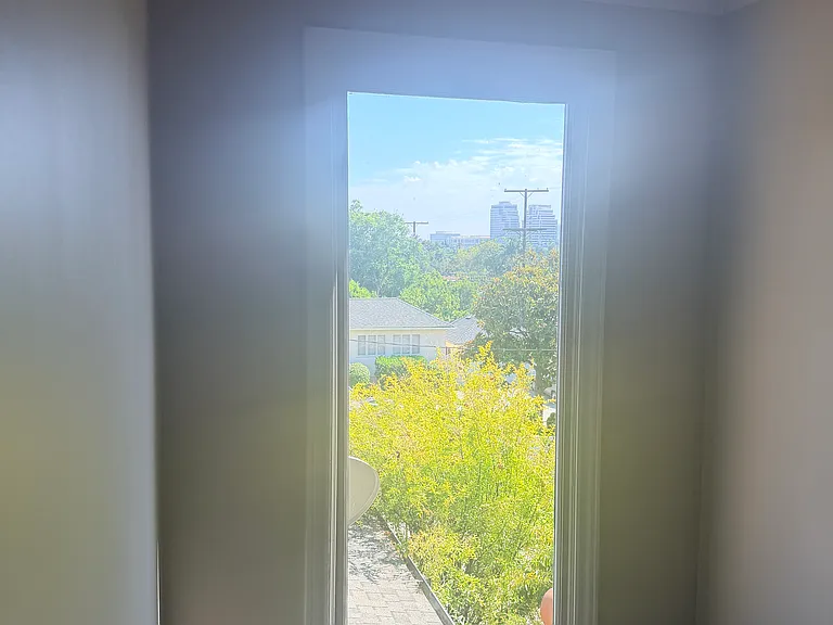1205 Geneva St — Photo 16