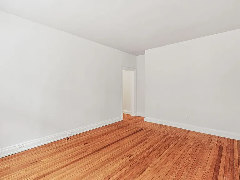 10 Montgomery — Photo 126