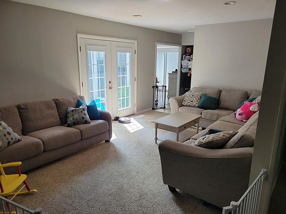 4th image of 719 College Ave