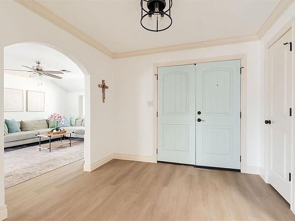 5th image of 2728 Kerry Ln