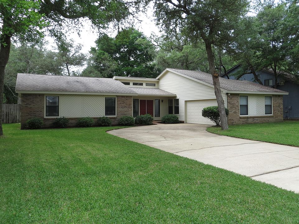 1st image of 634 Rosewood Way