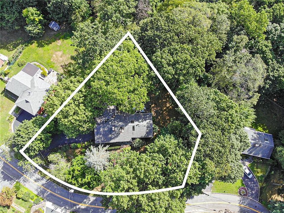 1st image of 260 S Healy Avenue