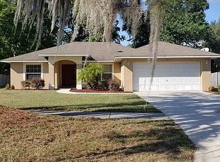 144 Palm Way, Tavares, FL 32778