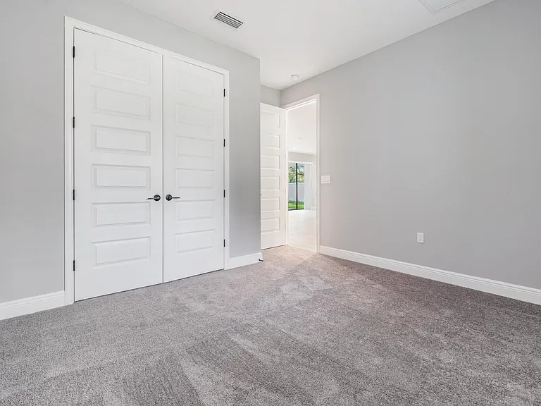 3912 S Church Ave — Photo 25