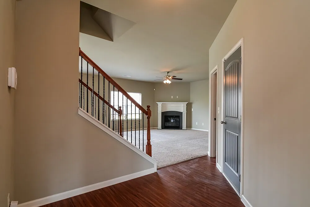 4 bed, 2.5 bath, 2434 sqft, $2,780 — Photo 2