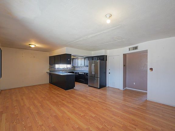 4th image of 2464 S 6th Ave