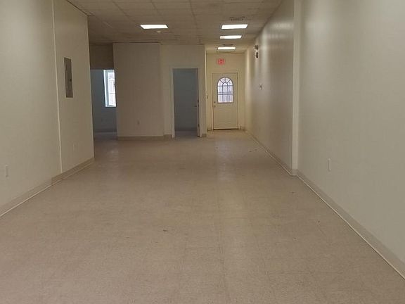 5th image of 368 Medford St