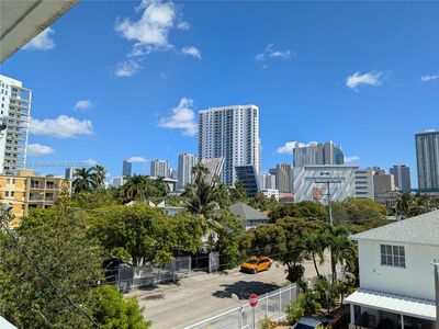 498 SW 2nd St #302, Miami, FL, 33130