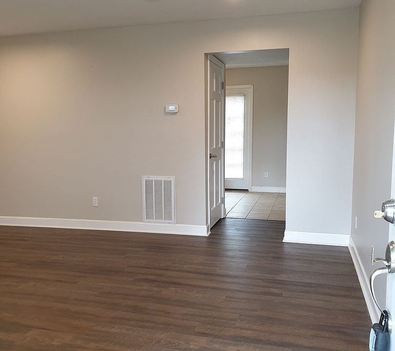 7944 7958 ANDERSONVILLE PIKE 7944 Andersonville Pike Knoxville TN