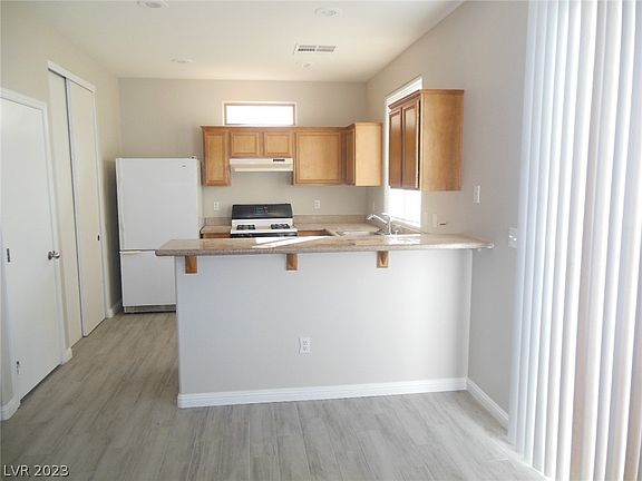 5th image of 9733 Villa Lorena Ave #0