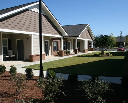 Country Club Cottages Photo 1