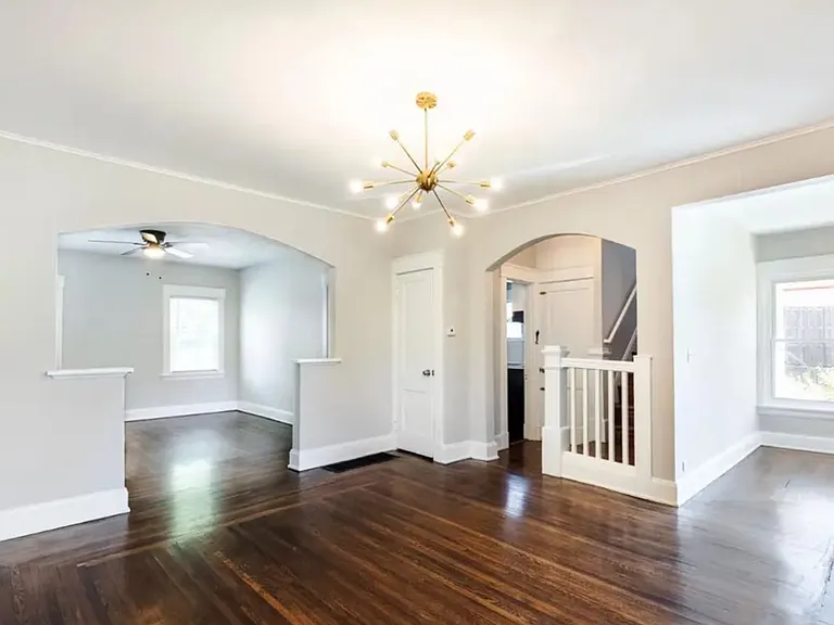 2556 Williams Ave — Photo 7
