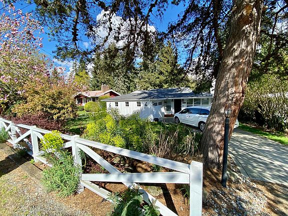 3rd image of 1330 102nd Ave NE