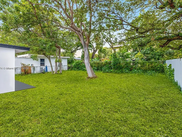 5509 NW 5th Ct #5509 — Photo 9