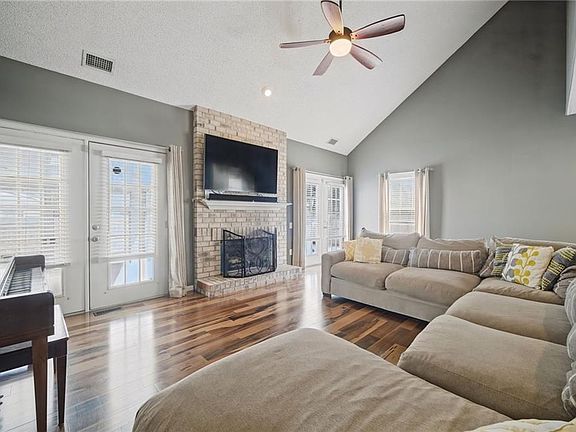 3rd image of 2600 Wildcat Ln
