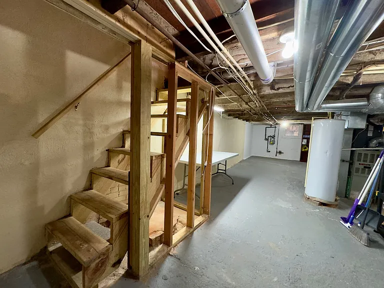 934 S East Ave — Photo 34