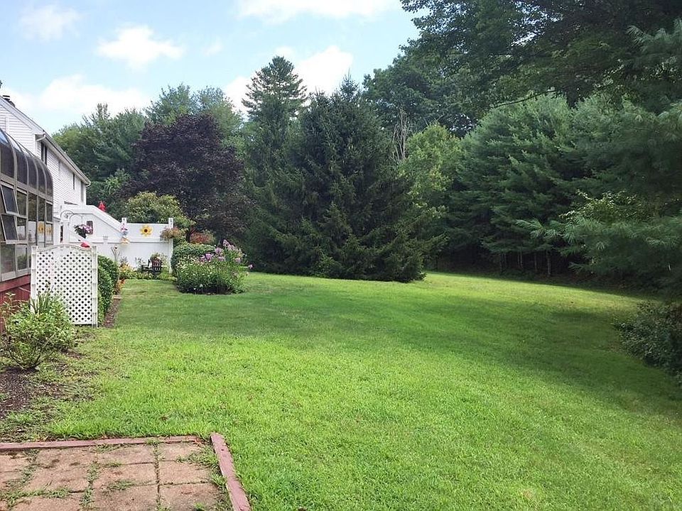 1st image of 17 Stonebridge Dr
