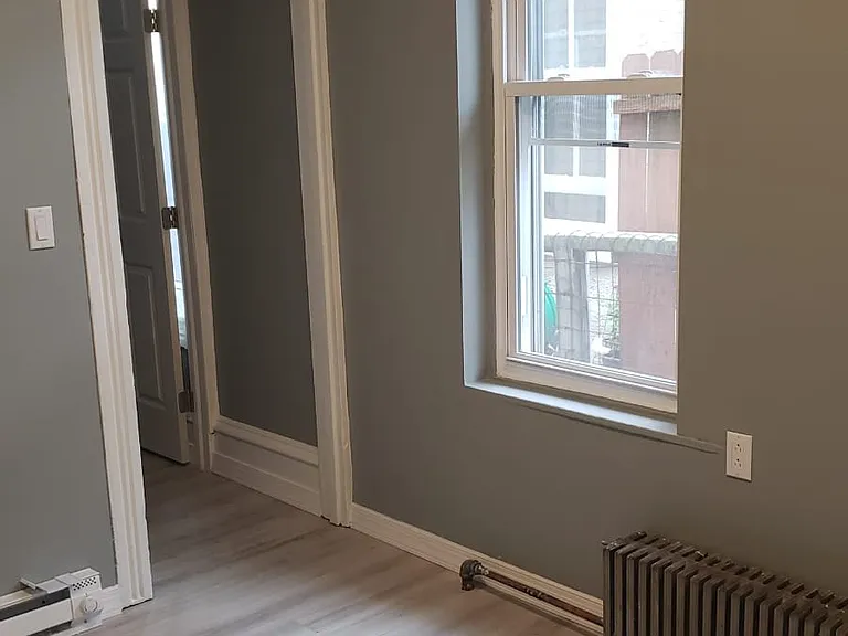 447 N 13th St #1 — Photo 11