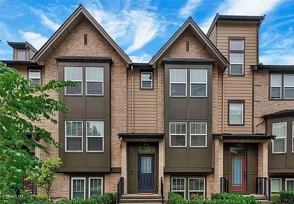 1st image of 1019 10th Ave Ne #4-2