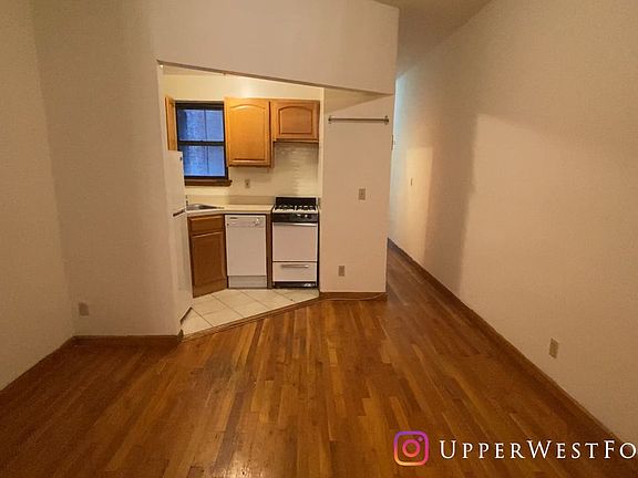 3rd image of 118 W 83rd St Basement 1