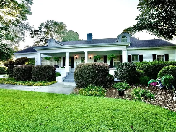 82 McCormick Ave, Hawkinsville, GA 31036