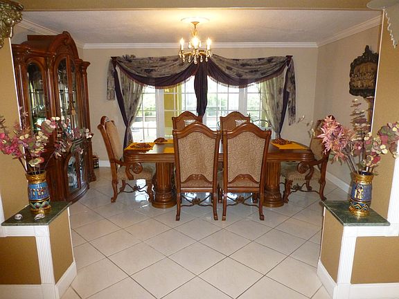 3rd image of 451 Lake Tree Dr