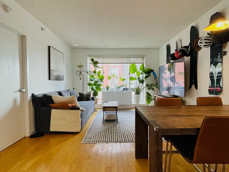 555 W 23rd St #N10E — Photo 1