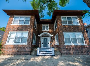 13-15 S West St, Aurora, IL 60505