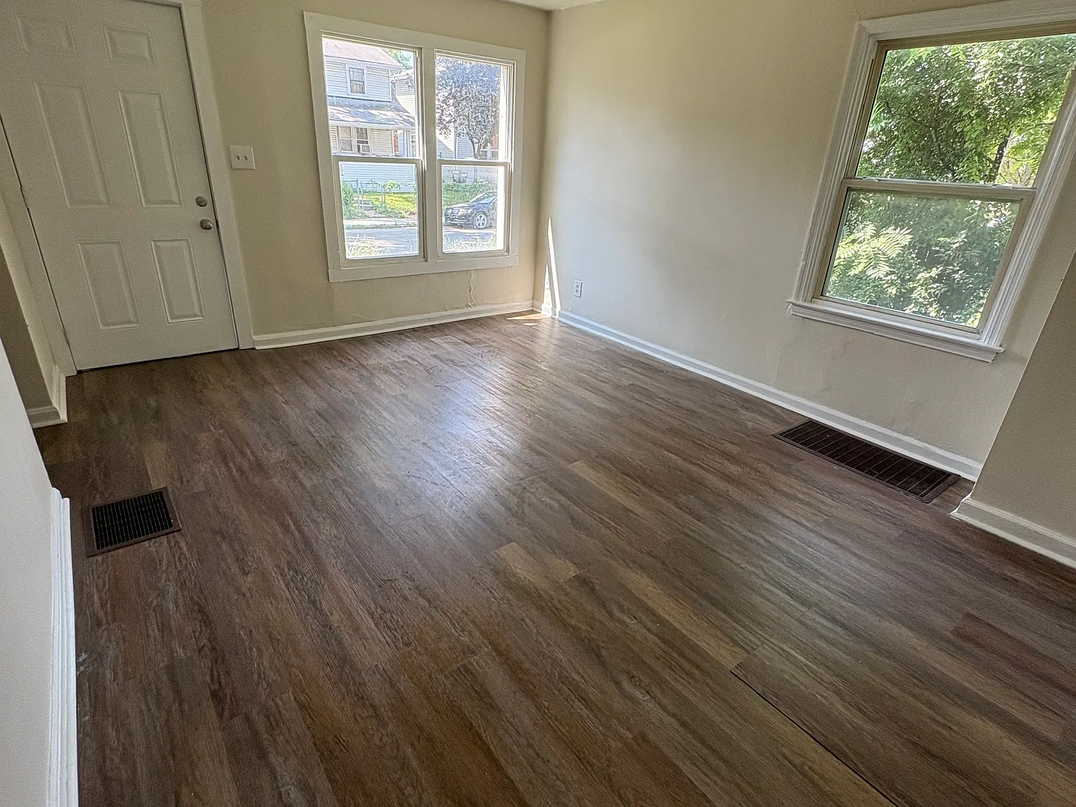 2 bed, 900 sqft, $1,100 — Photo 3