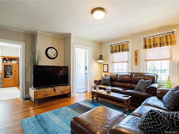 4th image of 31 Willard St