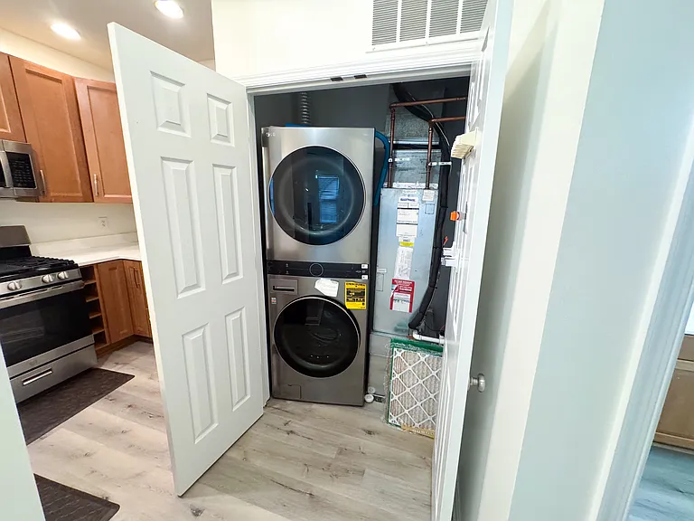 4652 Lawton Way — Photo 12