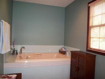 5th image of 2209 Hidden Woods Blvd