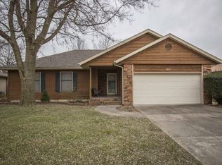 3432 W Camelot St, Springfield, MO 65807