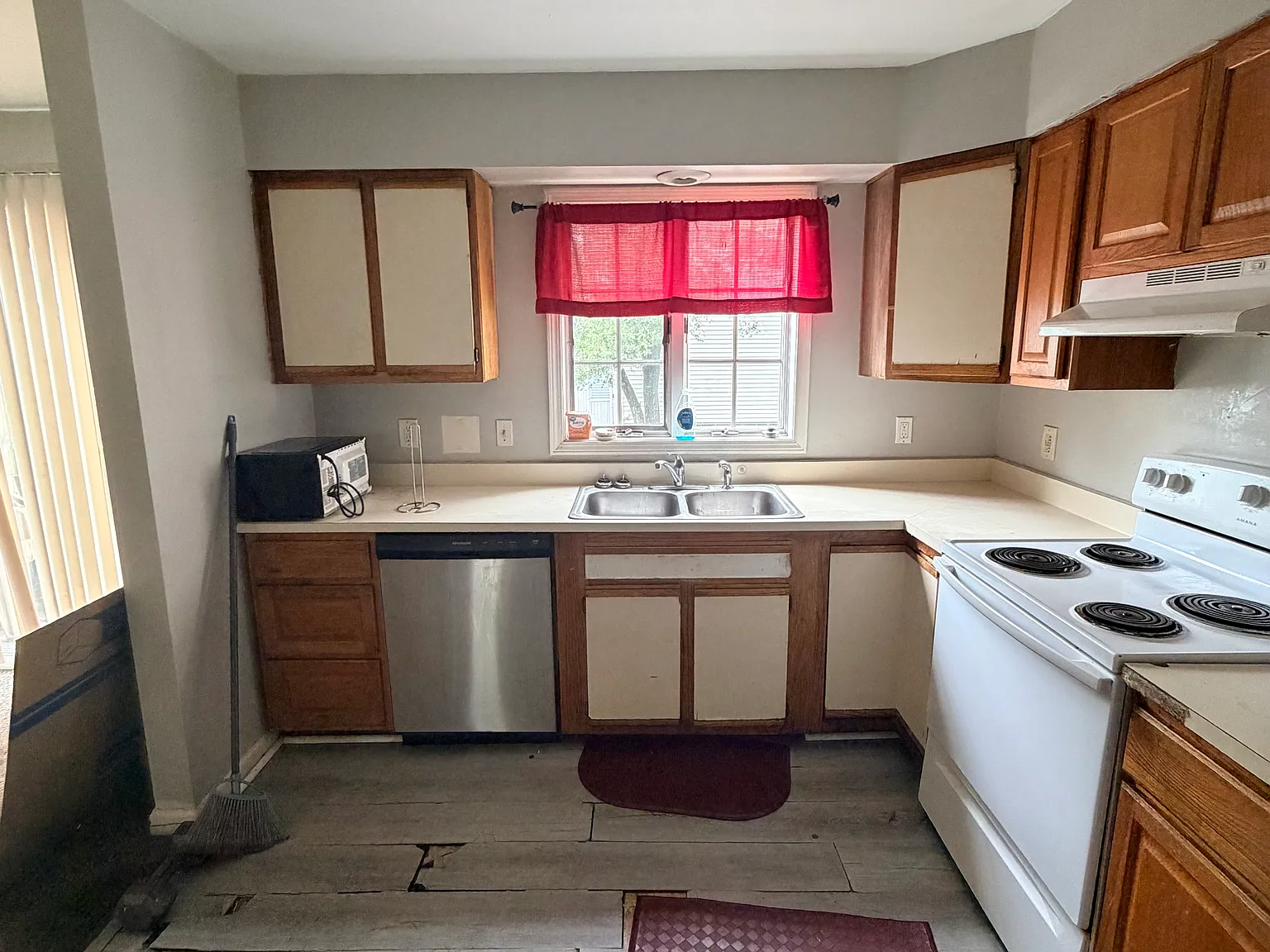 2 bed, 1.5 bath, 990 sqft, $1,850 — Photo 3