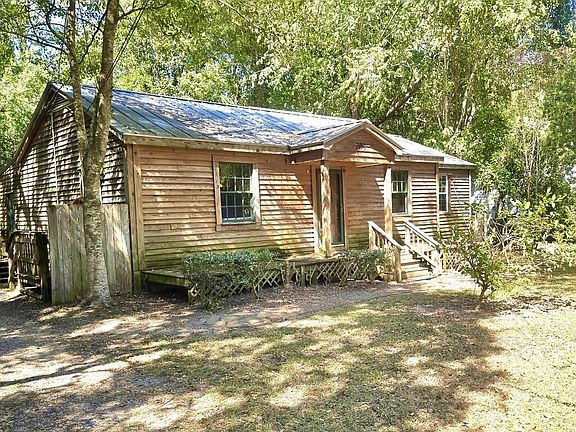 2nd image of 203 Tucwal St