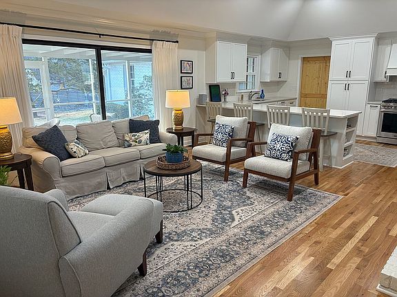 3rd image of 28 Isbell Ln