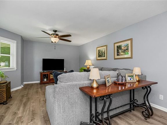 3rd image of 105 Continental Dr