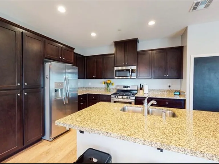 Bay Laurel Ave — Photo 1
