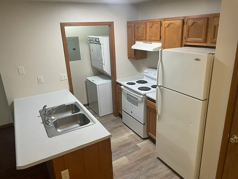 2124 Banstead Ct — Photo 9