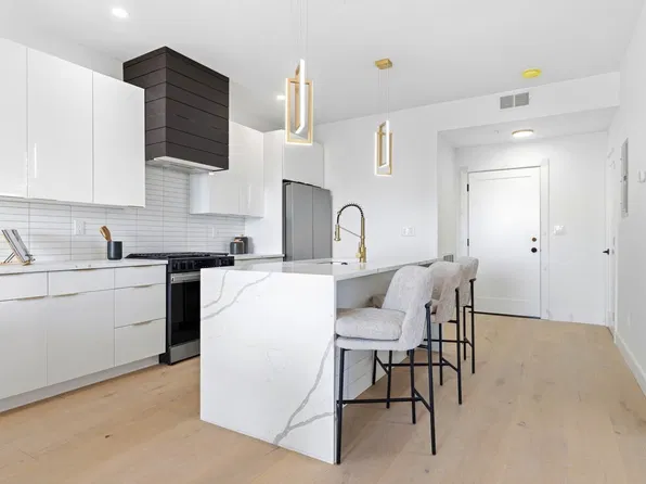 66 McGrath Hwy #204, Quincy, MA 02169