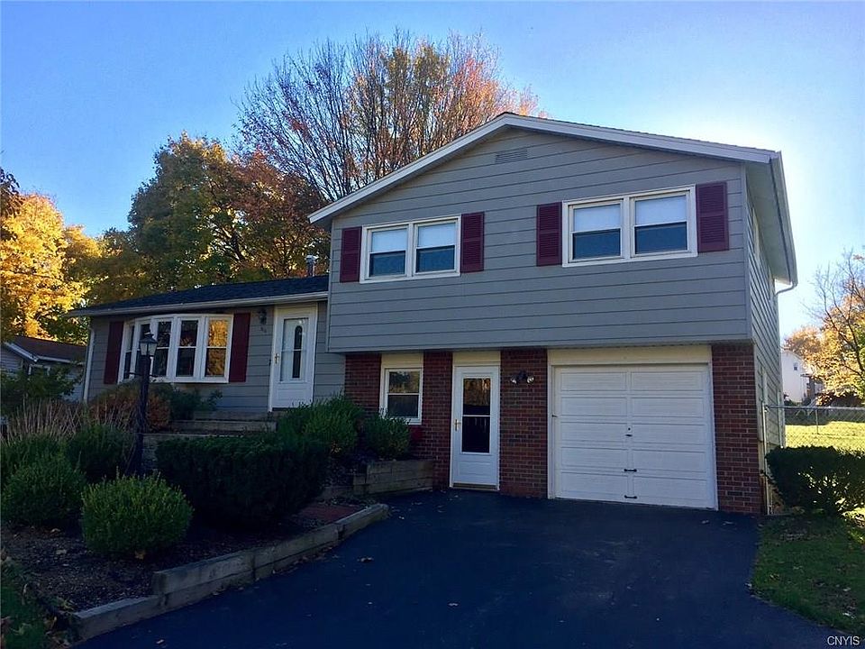 1st image of 316 Crestwood Dr