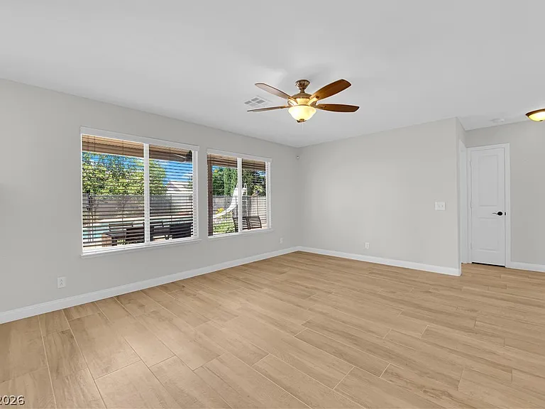 8112 Tropic Isle Cir — Photo 16