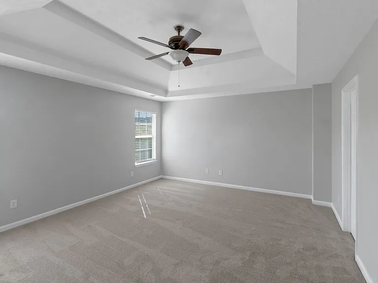 240 Dairyland Dr — Photo 16