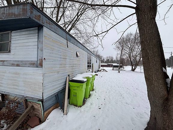 2nd image of 1404 Rumbaugh Ln