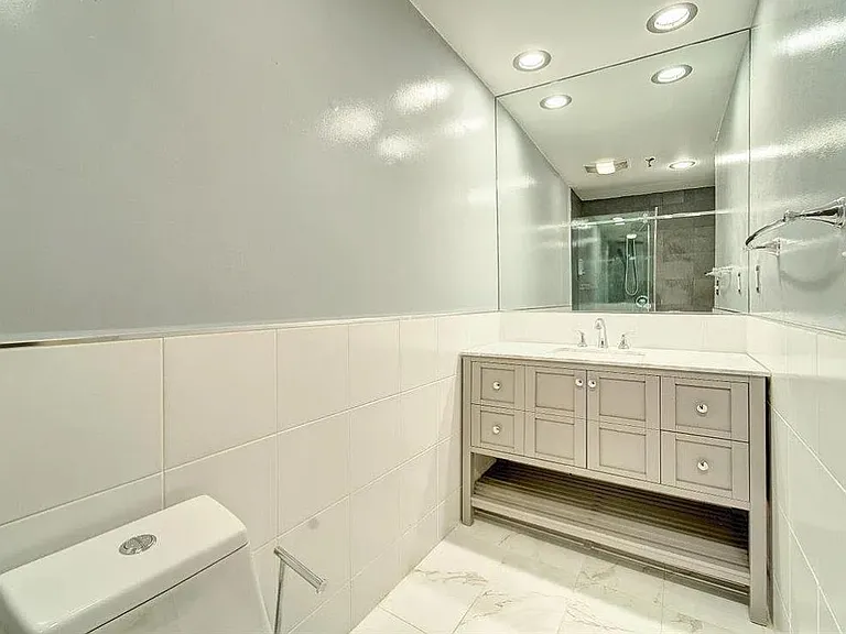 224 Monroe St #1S — Photo 8