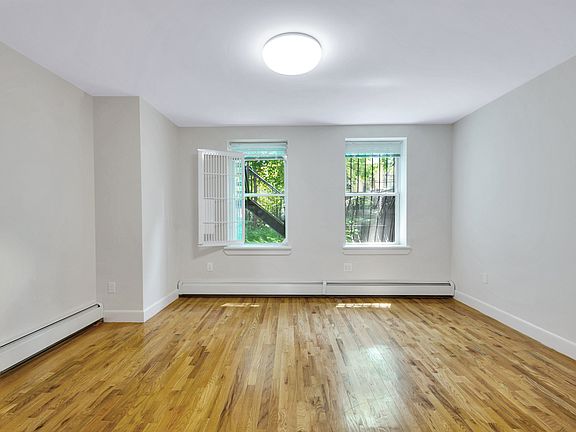 4th image of 22 Van Buren St #A